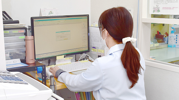 豊富な知識を持った薬剤師の育成を行っています