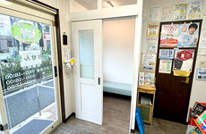 個室の隔離室を設置しております