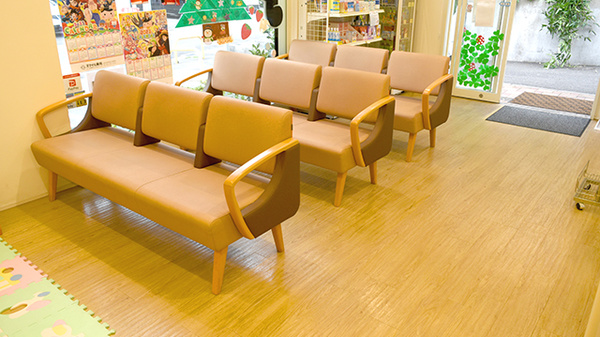 広々とした待合スペースがございます