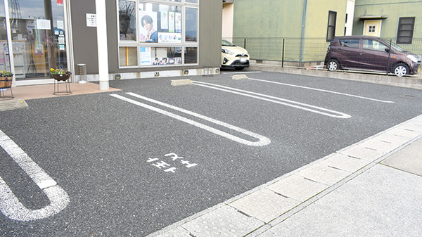駐車場のご用意がございます