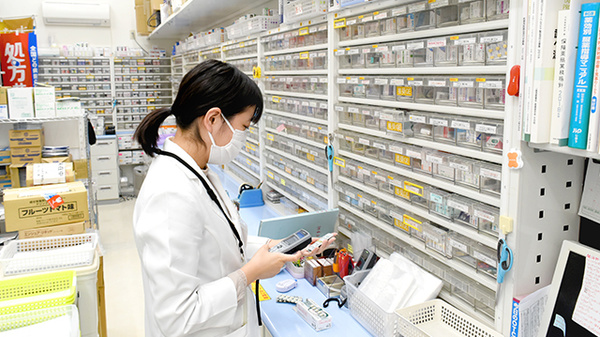 患者様にお渡しするお薬を監査しております。