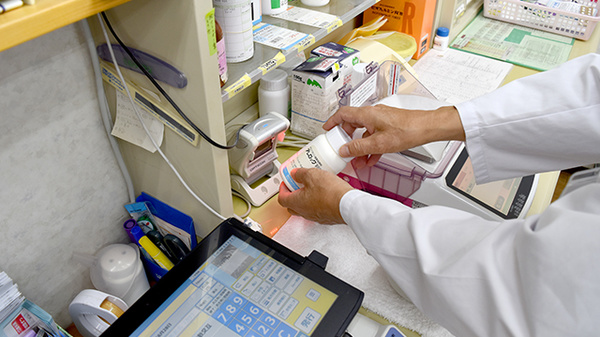 監査システムを用いて正確な調剤を行っております。