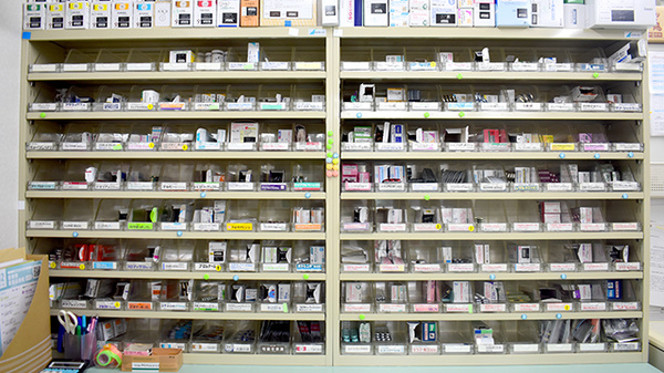約1000品目の医薬品を取り揃えております