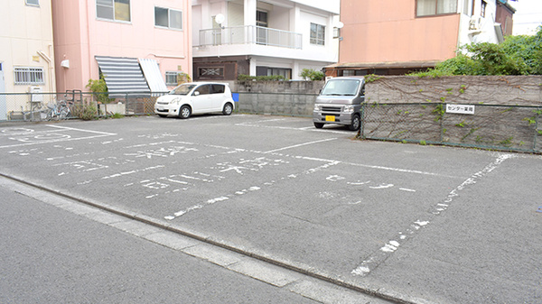 駐車場の用意がございます