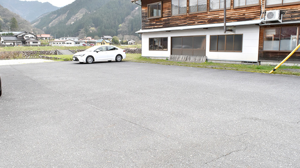 駐車場をご利用いただけます。