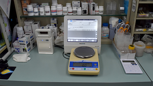 監査システムを用いて正確に処方薬をご用意いたします。