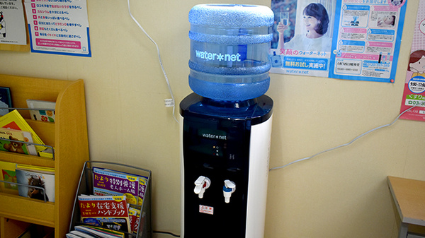 ウォーターサーバーを設置しております