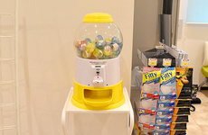 お子様向けのカプセルトイのご用意がございます。