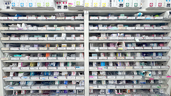 多くの医薬品在庫がございます 