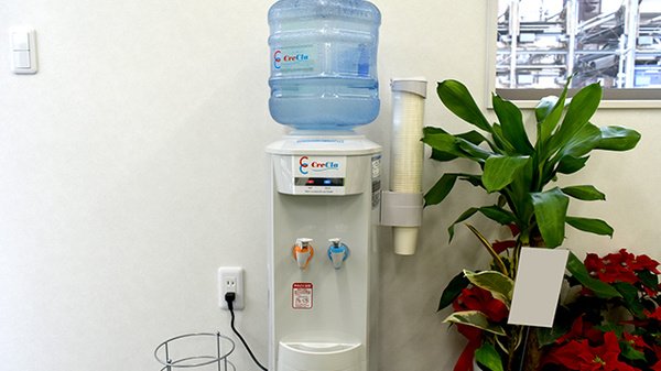 フリードリンクを設置しております