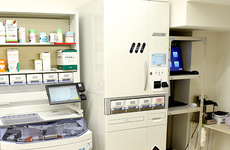 自動錠剤分包機を設置しています。