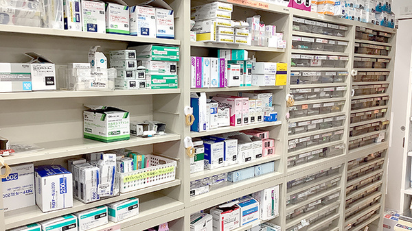2500品目の医薬品を取り揃えております