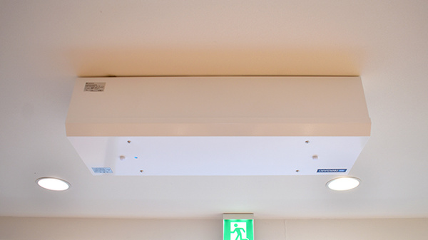 ウイルス除去装置を設置しております。