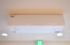 ウイルス除去装置を設置しております。