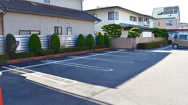 駐車場でお薬の受け取りができます。