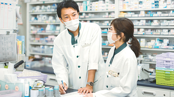 次世代薬剤師の育成にも尽力しています
