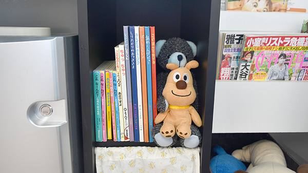 お子様のお読みいただける絵本のご準備がございます。