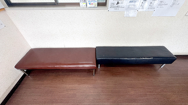 明るく清潔感のある待合スペースがございます