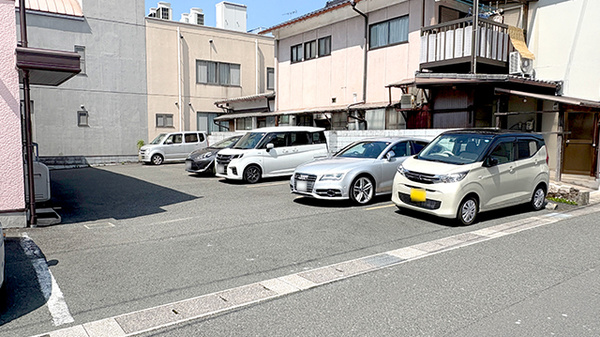 駐車場をご用意しております。