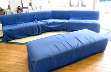 明るく清潔感のある待合スペースがございます