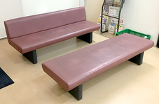 明るく清潔感のある待合スペースがございます