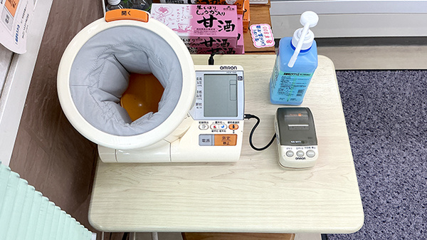 血圧計を設置しております