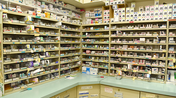 約2,000品目の医薬品在庫がございます。