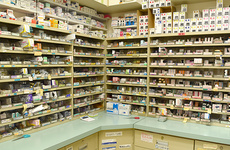 約2,000品目の医薬品在庫がございます。
