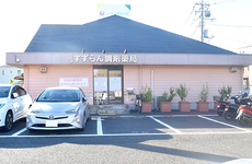 近隣の医療機関からもアクセスしやすい薬局です。