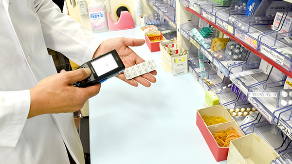 正確かつ安全に調剤を行っております。
