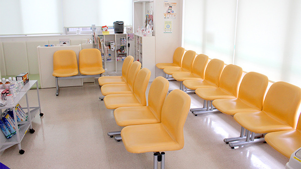 そうごう薬局　子母口店の待合スペース