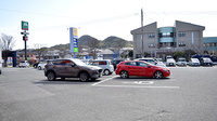サンキュードラッグ　岡垣薬局の駐車場