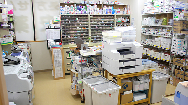 パル薬局黒須店の調剤室