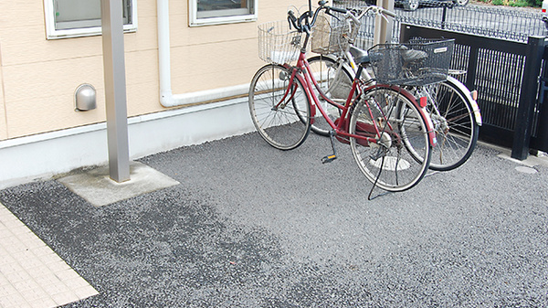 パル薬局清見店の駐輪場