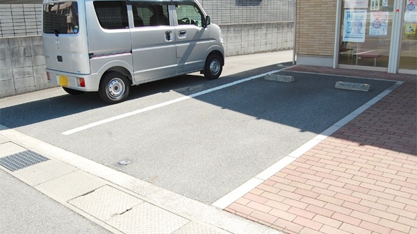 ぼうしや調剤薬局　今宿店の駐車場