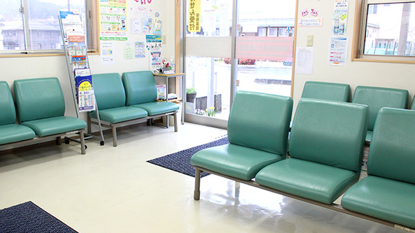 阪神調剤　あかり薬局店の待合スペース