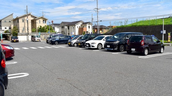 ユタカ薬局　東郷の駐車場