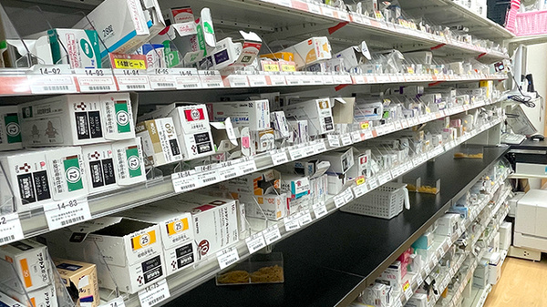 ユタカ調剤薬局　甲西中央の薬棚