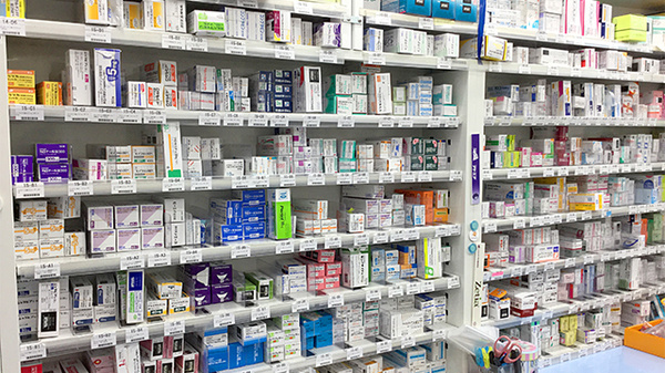 ユタカ薬局　西大津の薬棚
