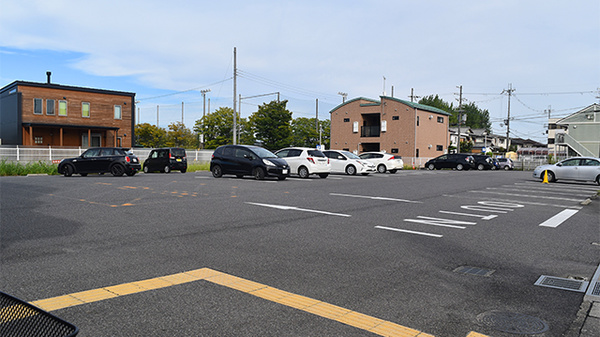 ユタカ薬局　西草津の駐車場