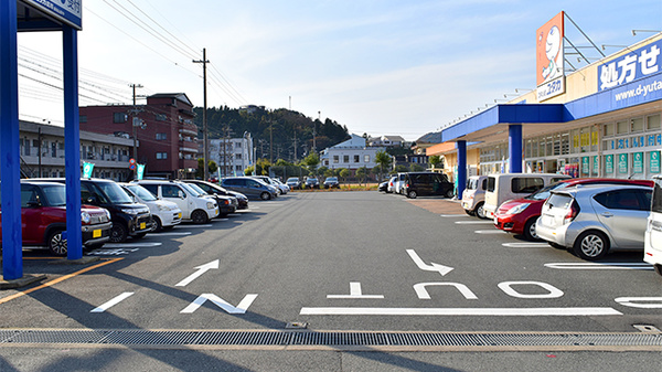 ユタカ薬局　福知山厚中の駐車場