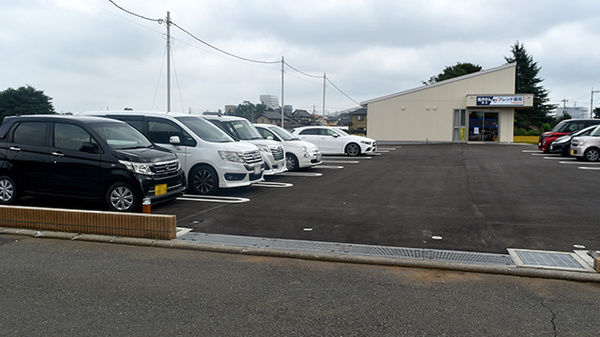 フレンド薬局　下野笹原店の駐車場