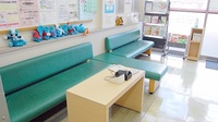 にしいち調剤薬局　昭和通店の待合スペース