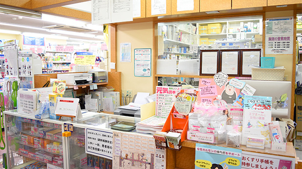 ニシイチ薬局　アミング潮江店の受付/カウンター