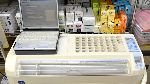 ニシイチ薬局　甲東園店の調剤器具