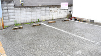 ニシイチ薬局　甲東園店の駐車場