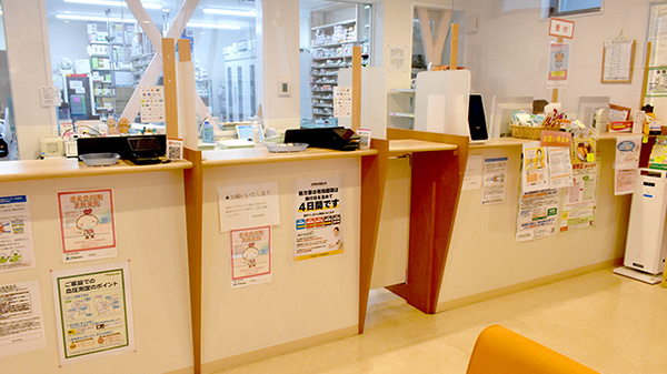 博多南薬局の受付/カウンター