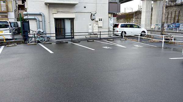 博多南薬局の駐車場