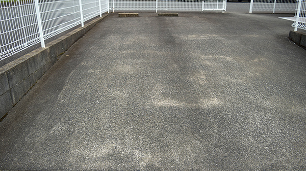 アガペ原田薬局の駐車場