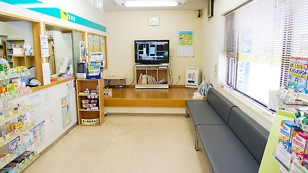 イヨウ薬局 忠海店の待合スペース